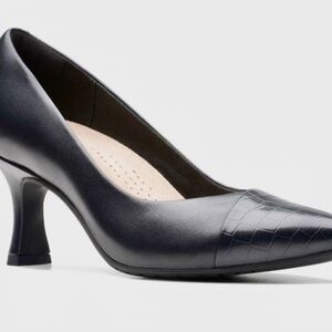 NWOT~Clarks Kataleyna Rose~Size 7W